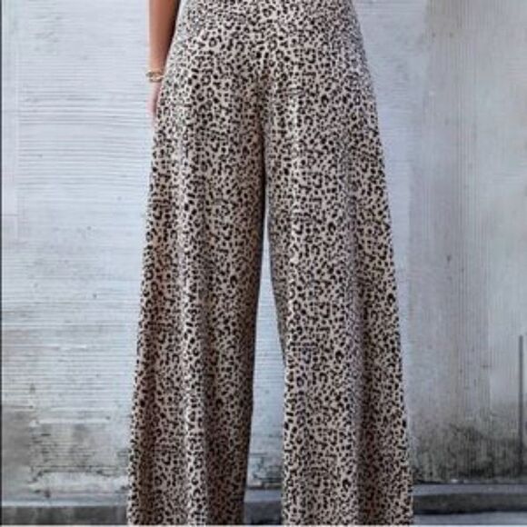 Leopard Print High Waisted Wide Leg Pants - Picture 6 of 10